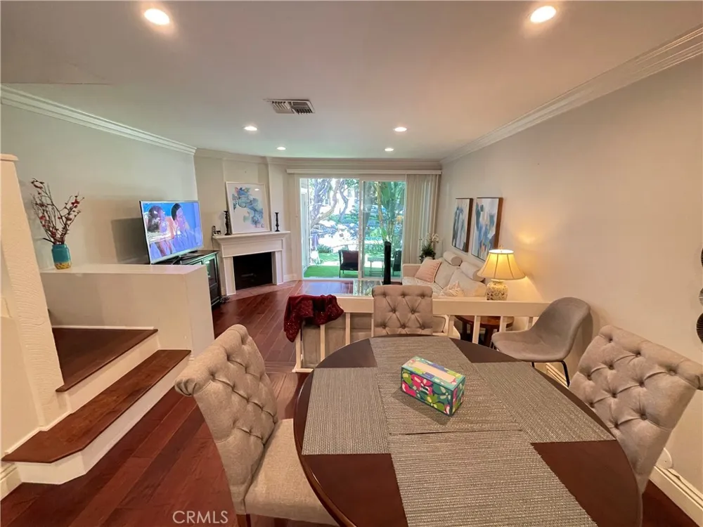249 Pineview Irvine, CA 92620