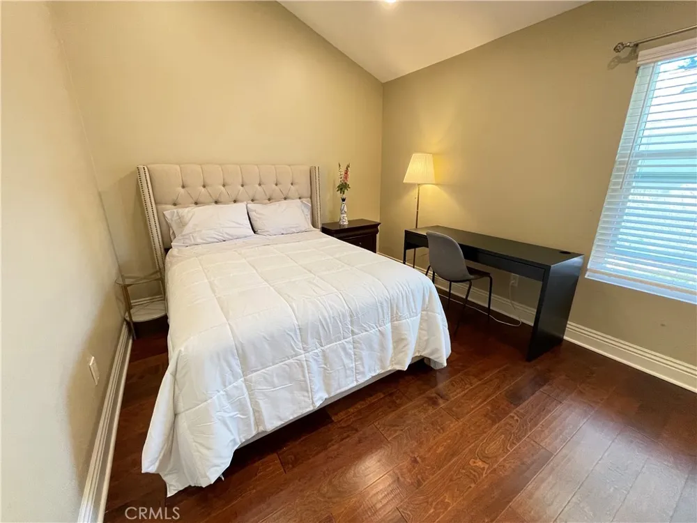 249 Pineview Irvine, CA 92620