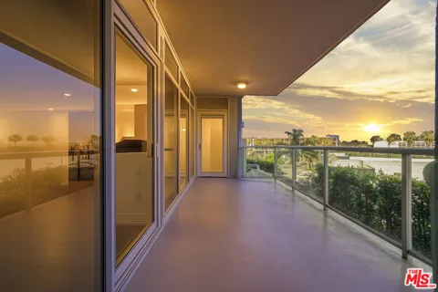 13600 Marina Pointe Drive #407