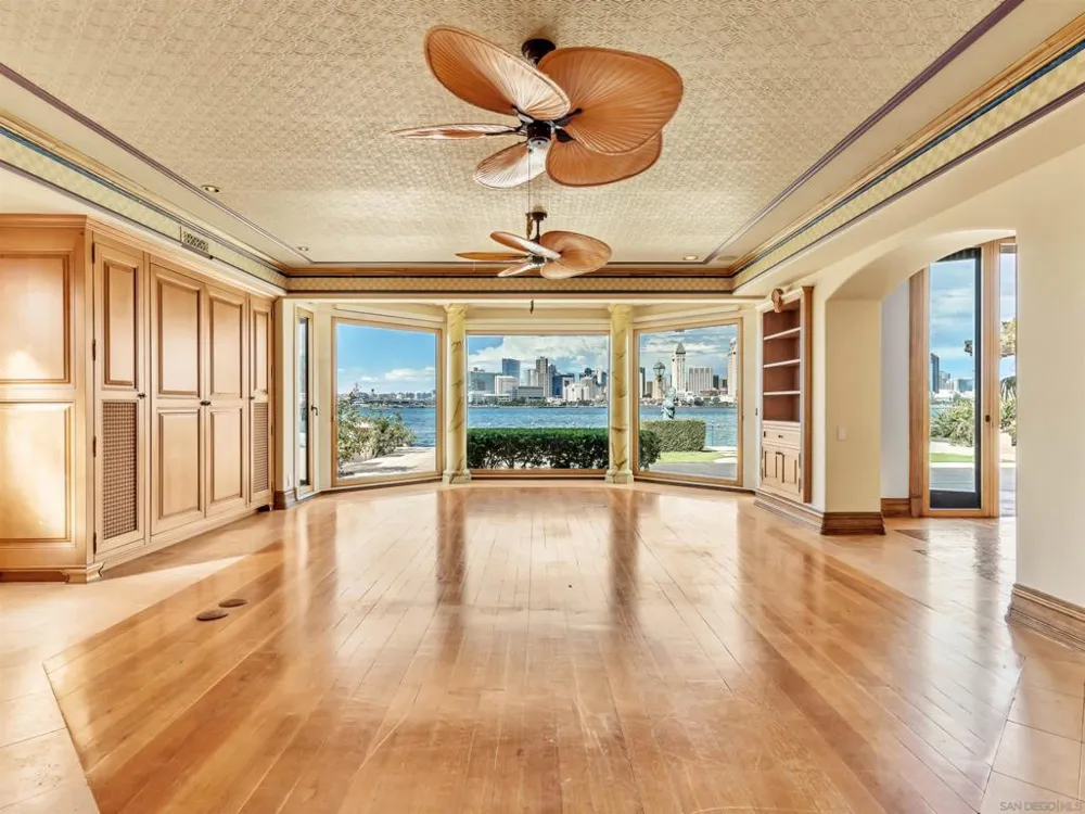 519 1st Street Coronado, CA 92118