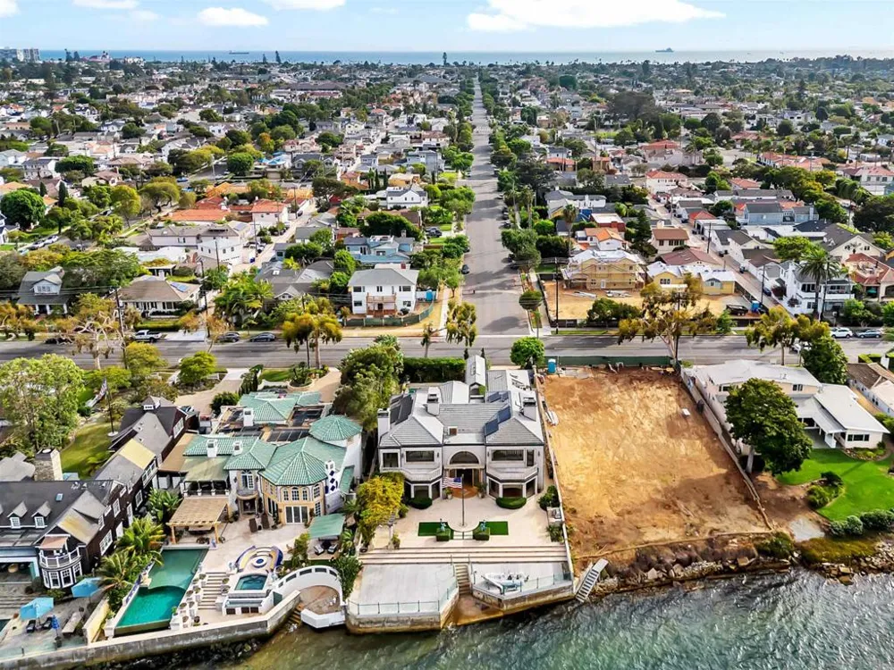 519 1st Street Coronado, CA 92118
