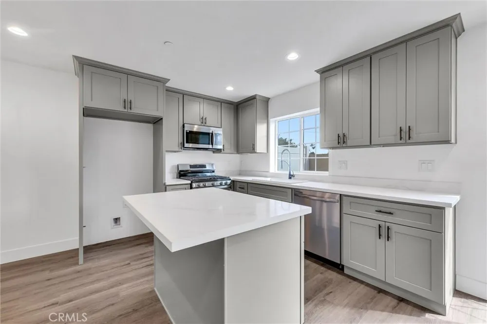 16385 Valencia Avenue #3 Fontana, CA 92335