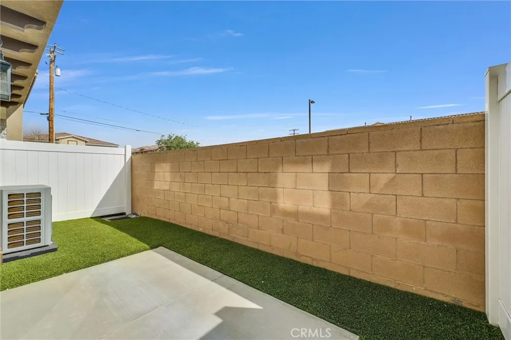 16385 Valencia Avenue #3 Fontana, CA 92335