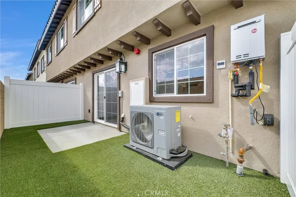 16385 Valencia Avenue #3 Fontana, CA 92335