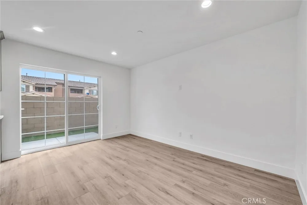 16385 Valencia Avenue #3 Fontana, CA 92335