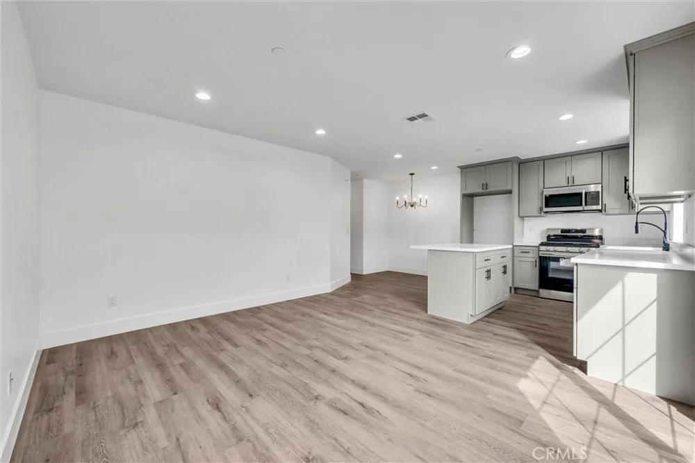 16385 Valencia Avenue #3 Fontana, CA 92335