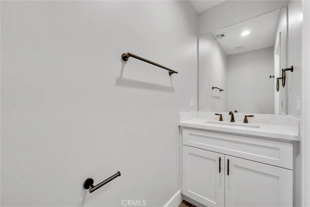 16385 Valencia Avenue #3 Fontana, CA 92335