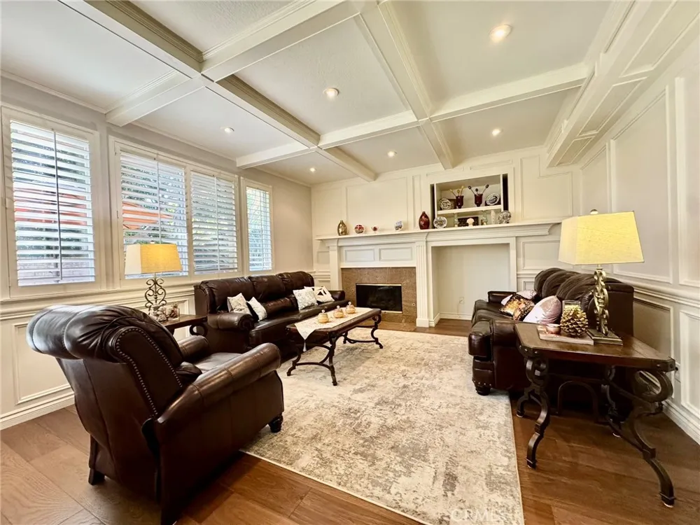 1536 Sappanwood Avenue Thousand Oaks, CA 91320