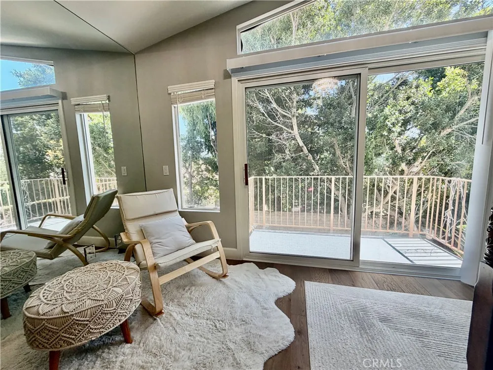 1536 Sappanwood Avenue Thousand Oaks, CA 91320
