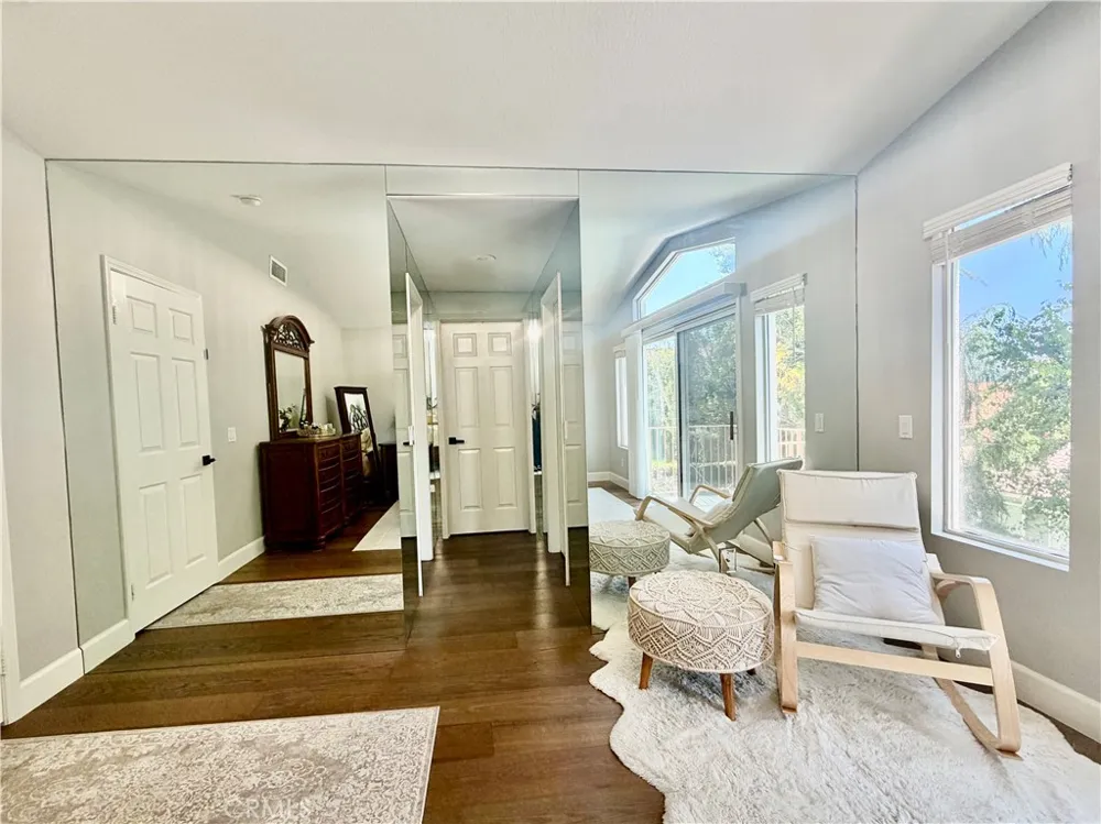 1536 Sappanwood Avenue Thousand Oaks, CA 91320