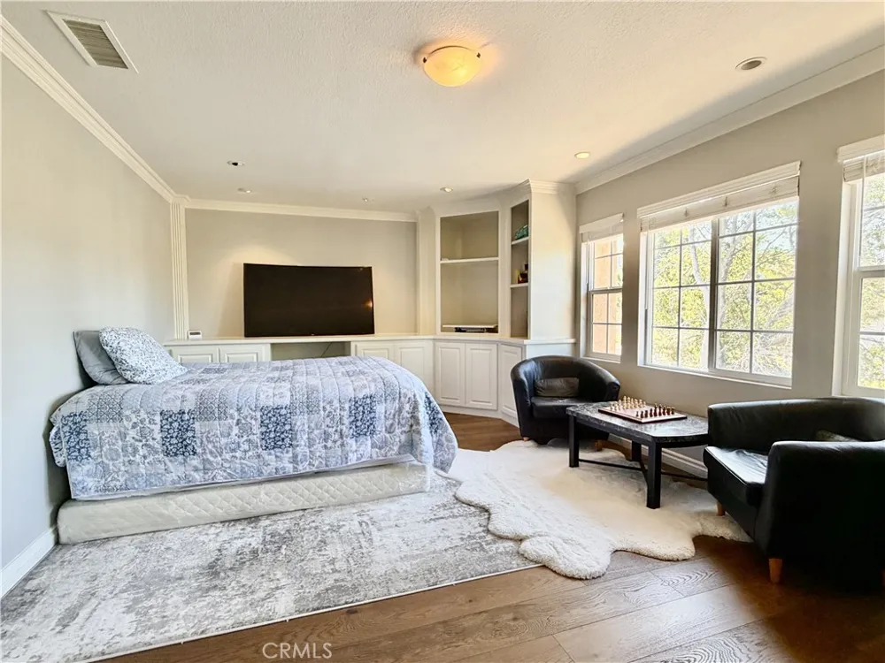 1536 Sappanwood Avenue Thousand Oaks, CA 91320