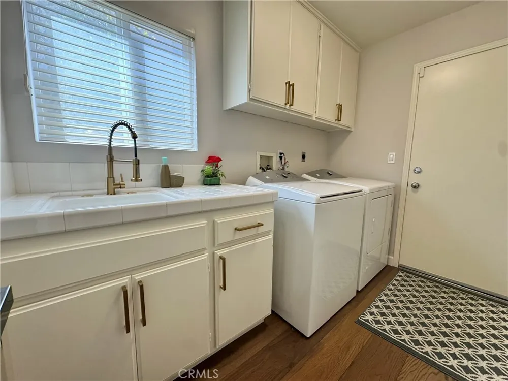 1536 Sappanwood Avenue Thousand Oaks, CA 91320