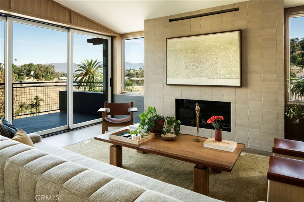 1847 Fanning Street Los Angeles, CA 90026