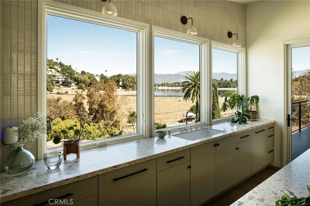1847 Fanning Street Los Angeles, CA 90026