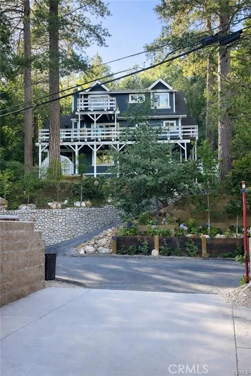 27313 Pinewood Lake Arrowhead, CA 92352
