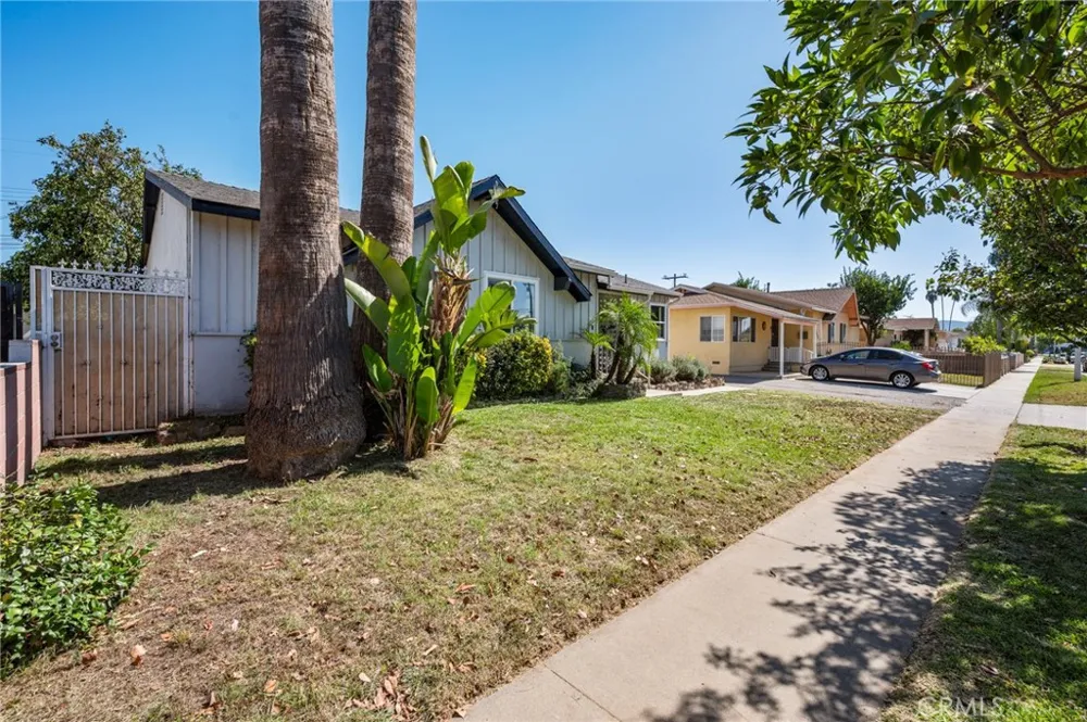 1008 League Avenue La Puente, CA 91744