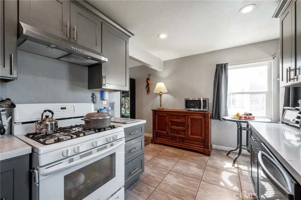 1008 League Avenue La Puente, CA 91744
