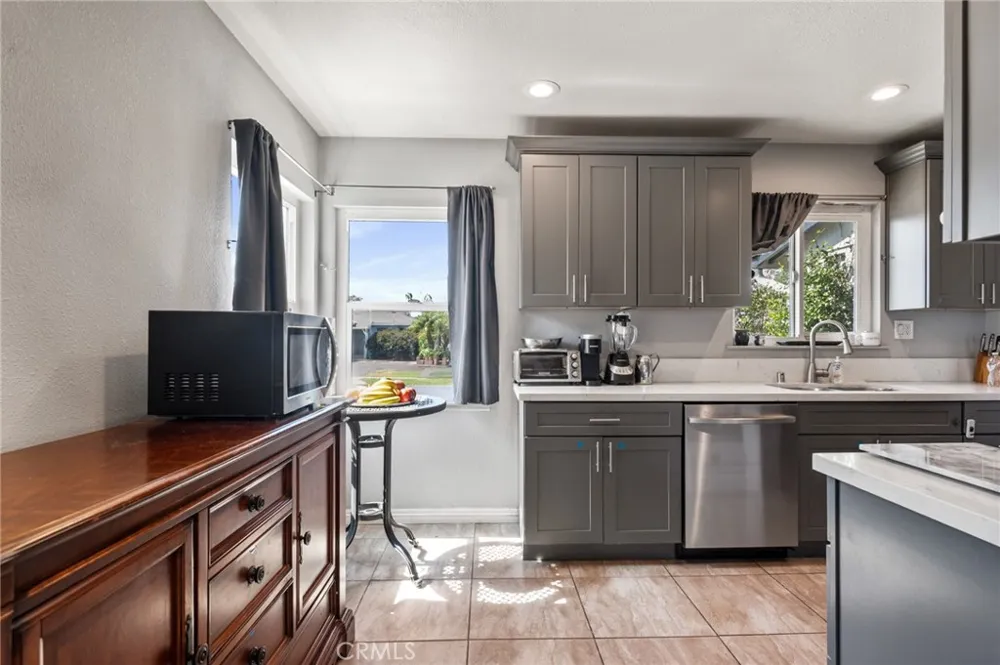 1008 League Avenue La Puente, CA 91744