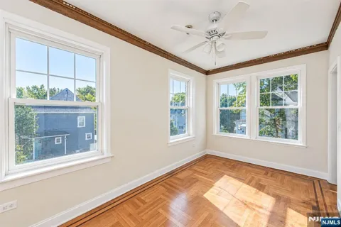 9-15 Vernon Avenue 2