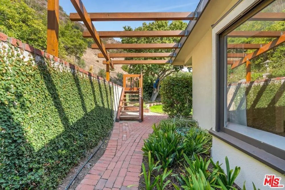 5942 Paseo Canyon Drive Malibu, CA 90265