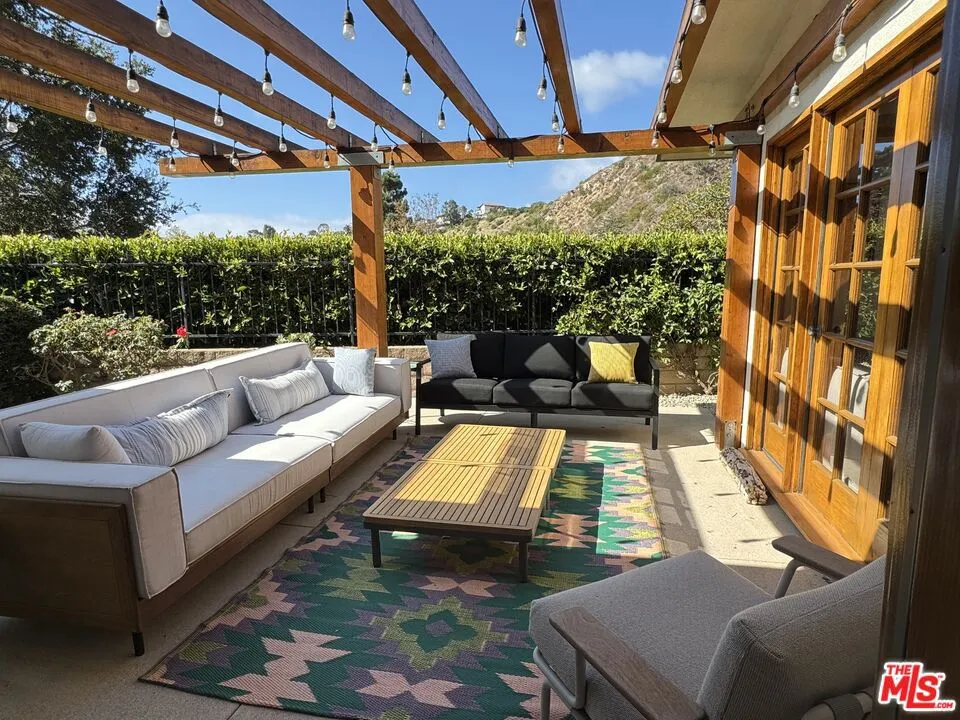 5942 Paseo Canyon Drive Malibu, CA 90265
