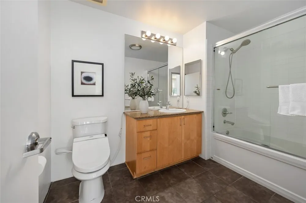 285 W 6th St #326 San Pedro, CA 90731