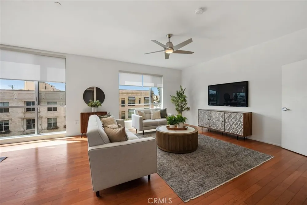 285 W 6th St #326 San Pedro, CA 90731