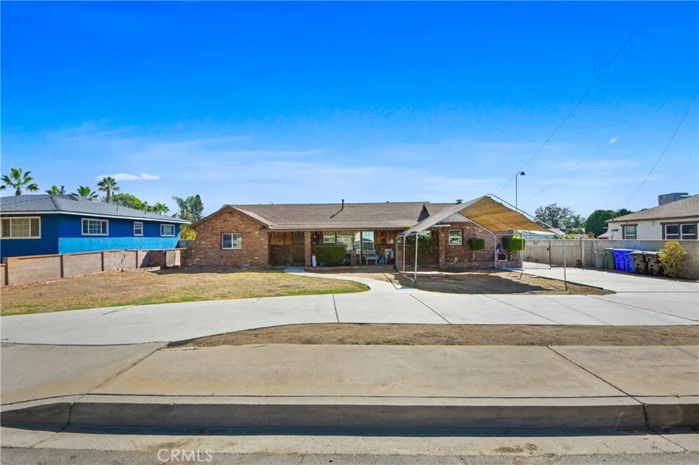 9475 Acacia Fontana, CA 92335