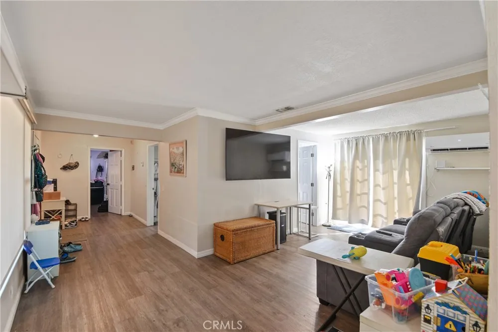 9475 Acacia Fontana, CA 92335