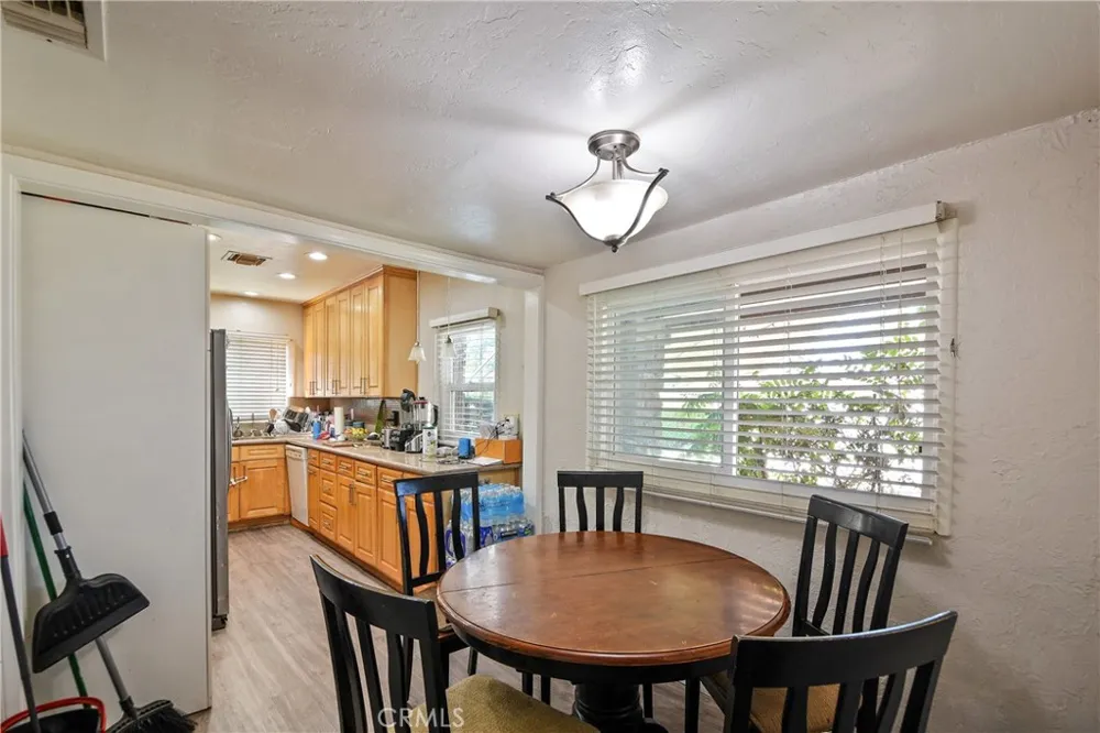 9475 Acacia Fontana, CA 92335