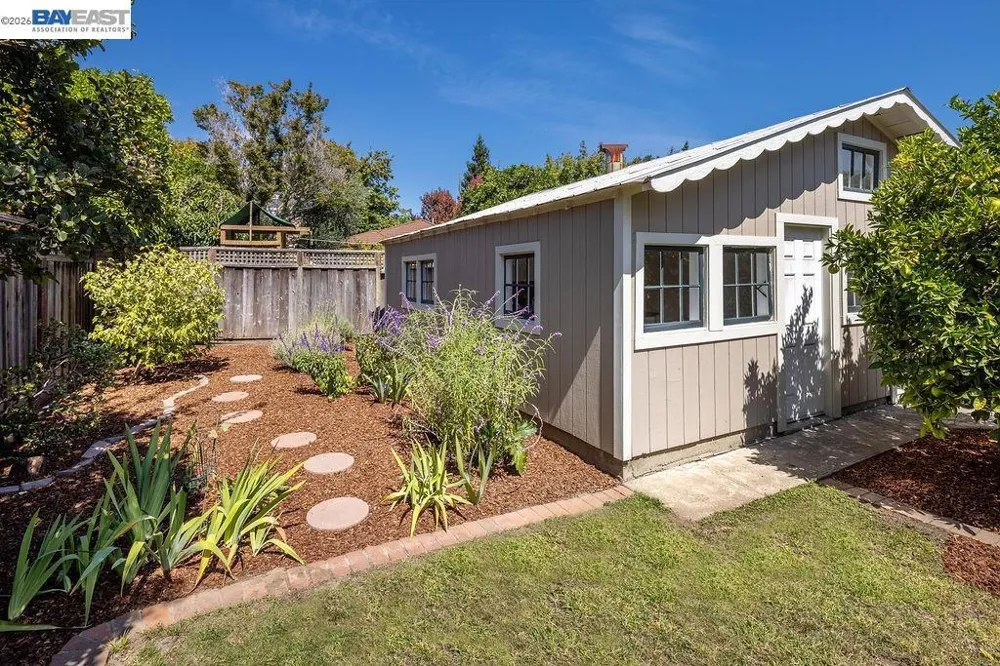 714 Rodney Dr San Leandro, CA 94577