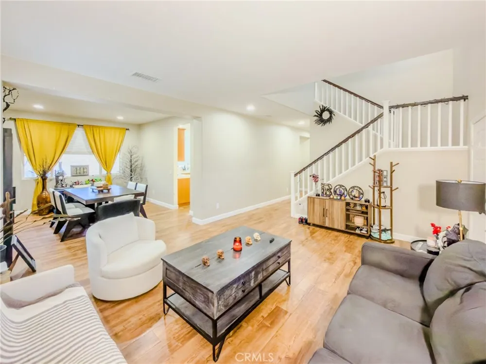 43759 Brandon Thomas Way Lancaster, CA 93536