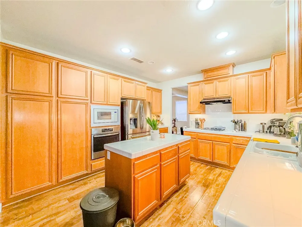 43759 Brandon Thomas Way Lancaster, CA 93536