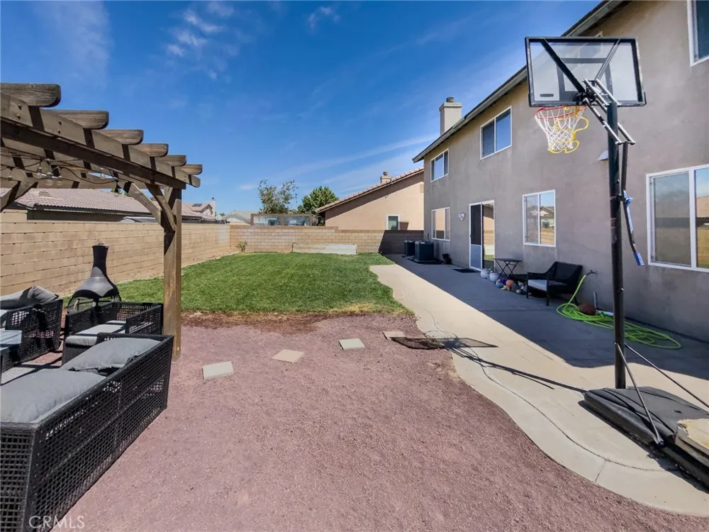43759 Brandon Thomas Way Lancaster, CA 93536