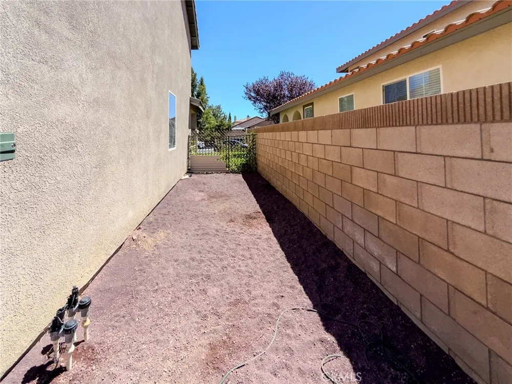 43759 Brandon Thomas Way Lancaster, CA 93536
