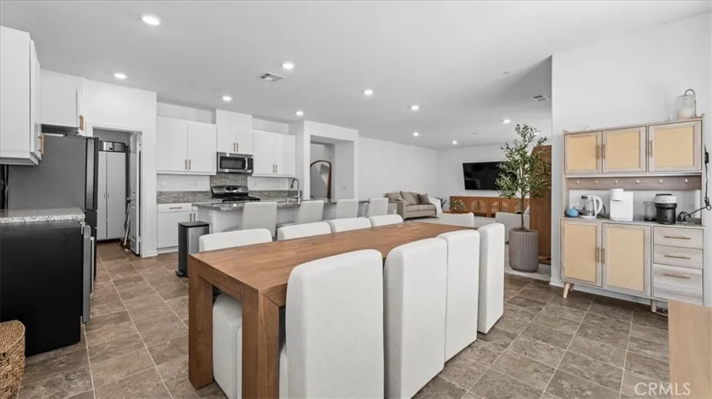 1808 Tapaderos Hemet, CA 92545