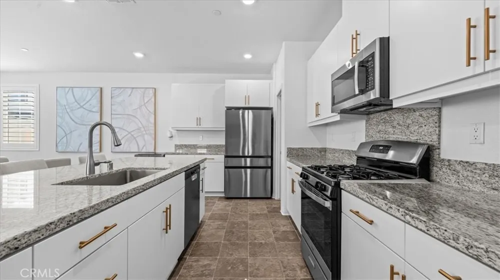 1808 Tapaderos Hemet, CA 92545