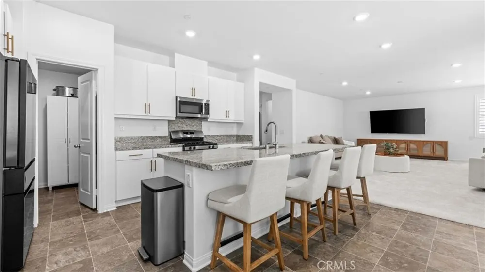 1808 Tapaderos Hemet, CA 92545