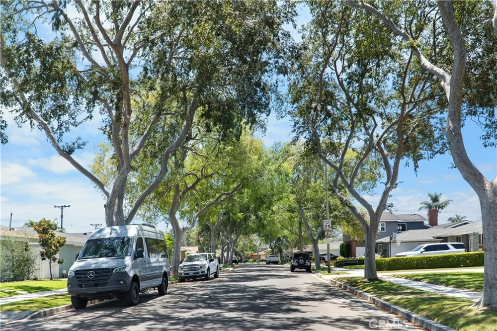 852 Kallin Avenue Long Beach, CA 90815