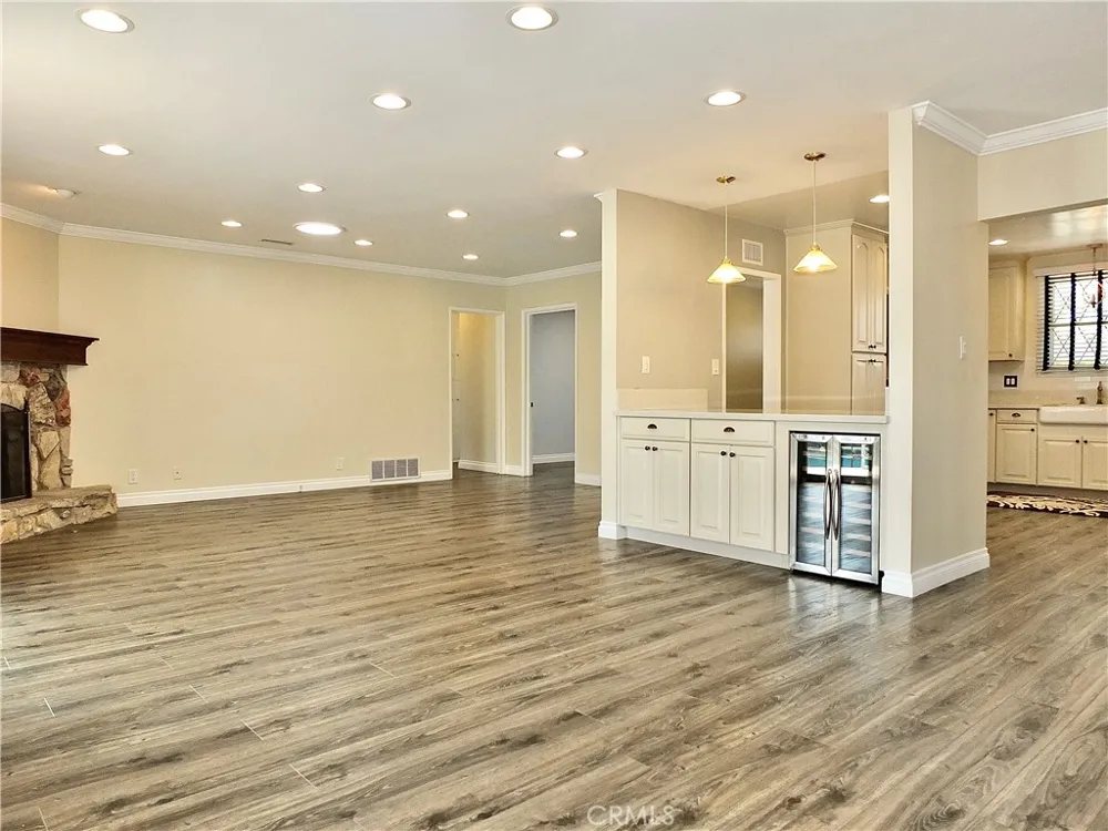 852 Kallin Avenue Long Beach, CA 90815