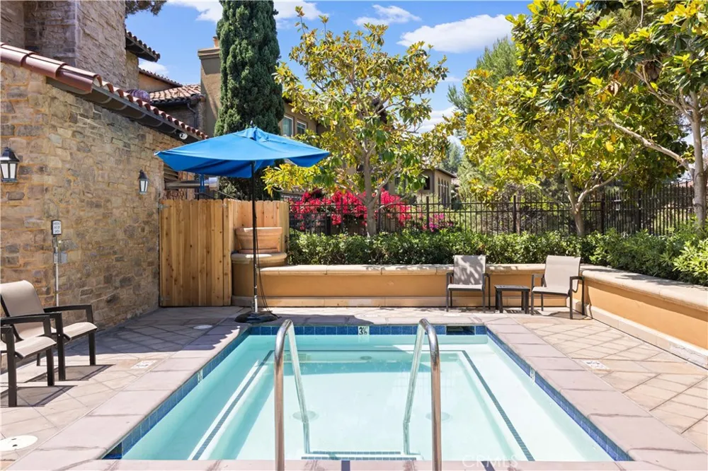 141 Danbrook Irvine, CA 92603