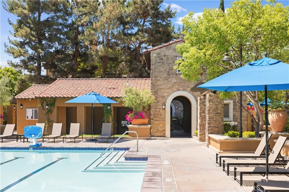 141 Danbrook Irvine, CA 92603