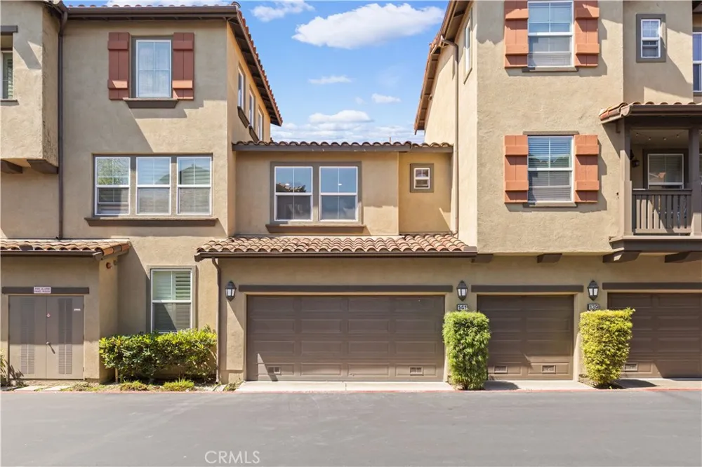 141 Danbrook Irvine, CA 92603
