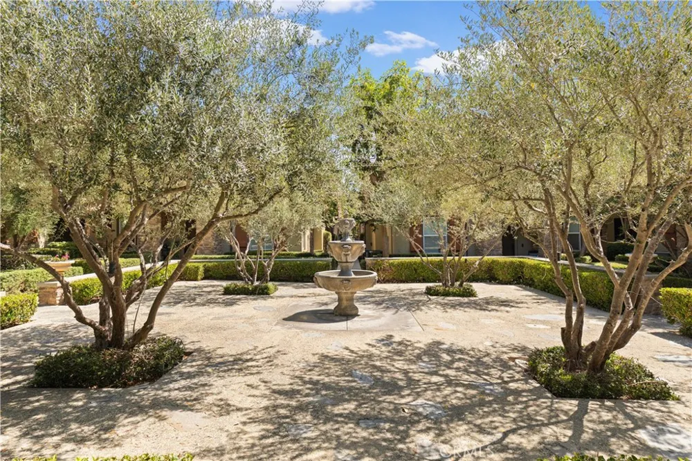 141 Danbrook Irvine, CA 92603