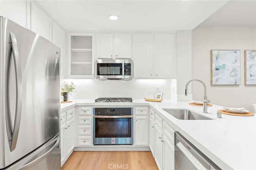 141 Danbrook Irvine, CA 92603