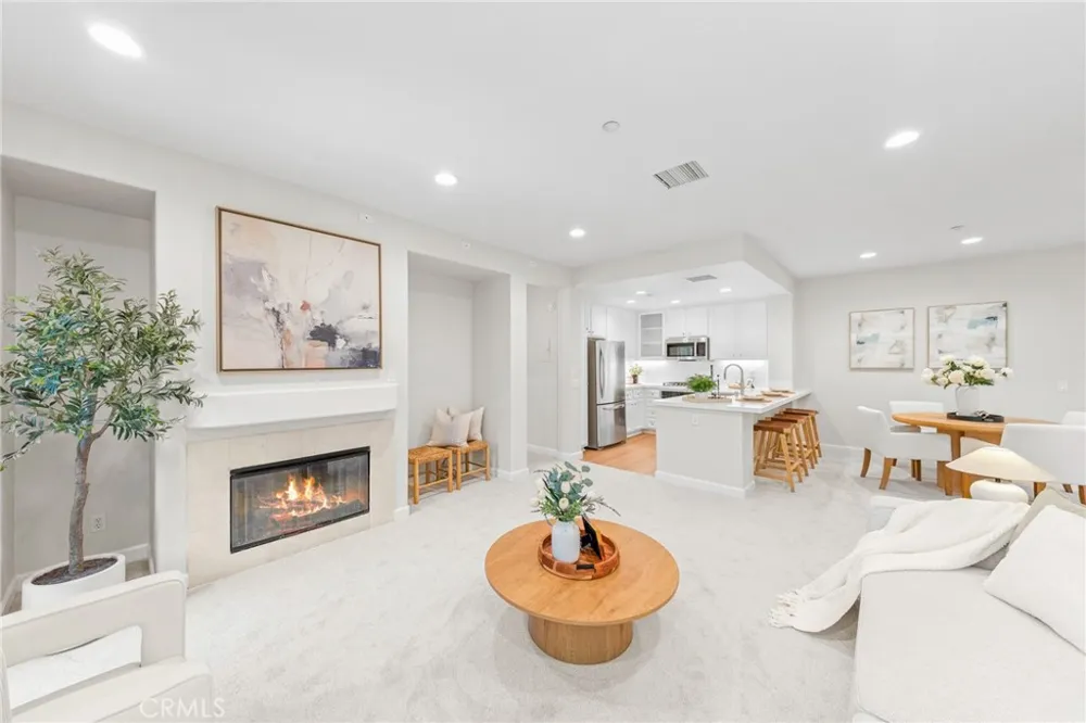141 Danbrook Irvine, CA 92603
