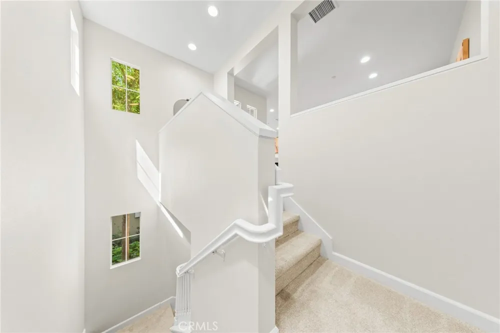 141 Danbrook Irvine, CA 92603