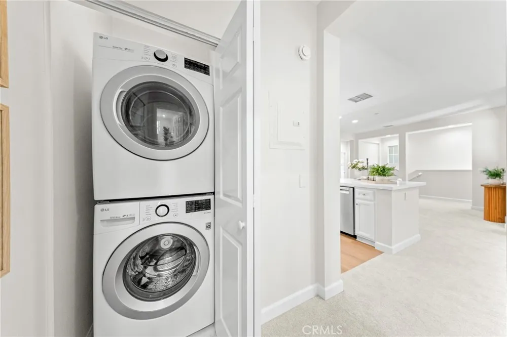 141 Danbrook Irvine, CA 92603