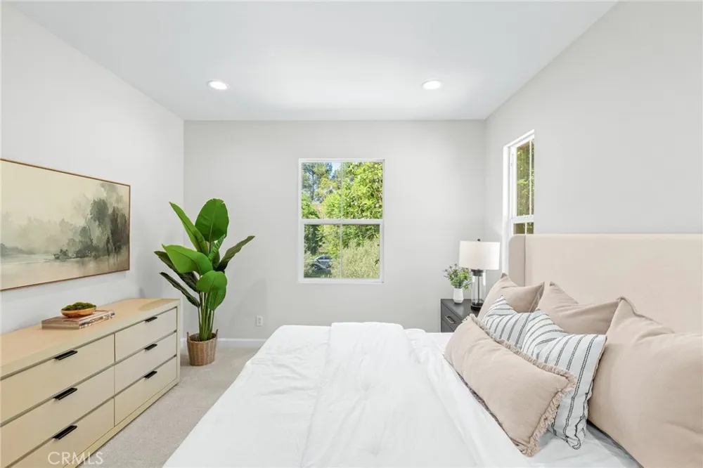 141 Danbrook Irvine, CA 92603