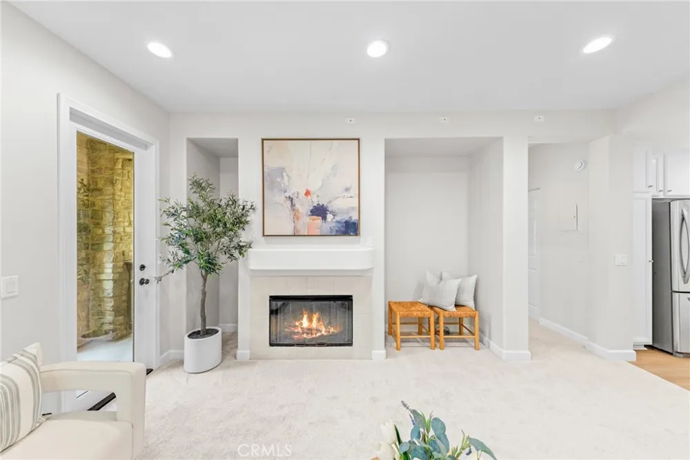 141 Danbrook Irvine, CA 92603